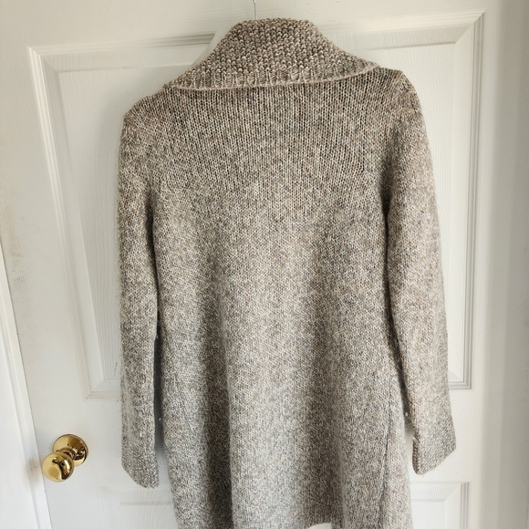 Liberty Island Cozy Beige Cable Knit Sweater Acyrlic Blend with Merino Alpaca L - Picture 2 of 8